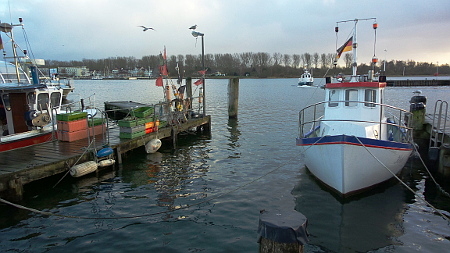 travemuende fischereihafen priwallblick