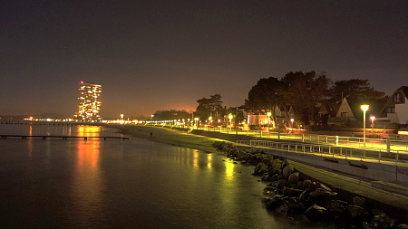 travemuende promenade nacht bruecke 1