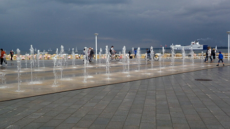 travemuende wasserspiele an promenade